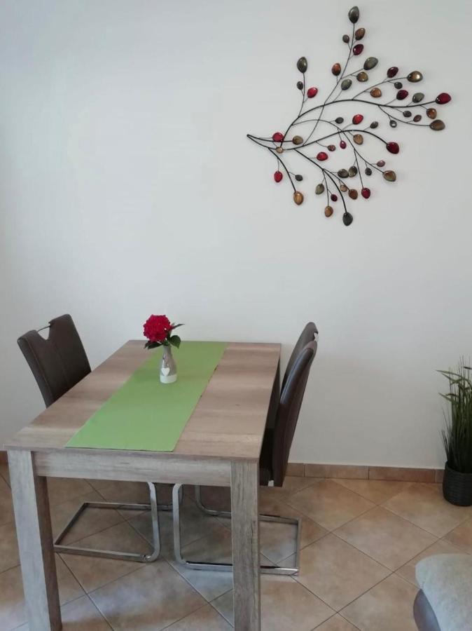 Apartment Mari Funtana Exterior photo