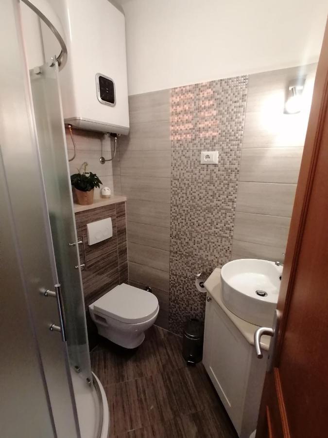 Apartment Mari Funtana Exterior photo